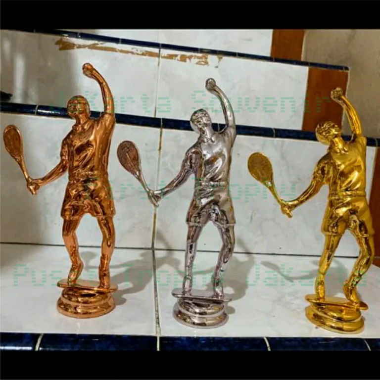 Trophy Bulutangkis