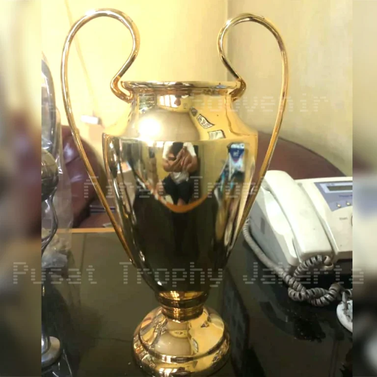 Trophy Gelas Besar 1